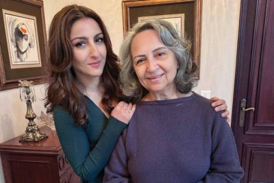 މަންމަ ޝަރުމިލާގެ ބަޔޮގްރަފީ ލިޔަން ސޮހާ ޝައުގުވެރިވޭ