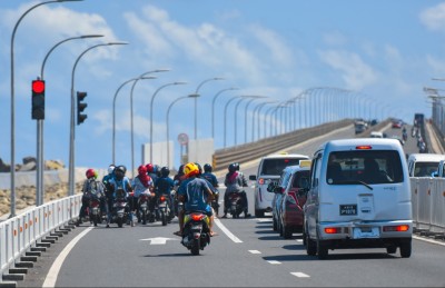 ބްރިޖުގެ އެއް ފަޅި މާދަމާގެ ވަކި ވަގުތެއްގައި ބަންދުކުރަނީ