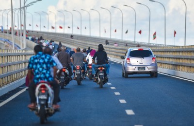 ބްރިޖުގެ ބަންދުކުރި ފަޅި ހުޅުވާލައިފި