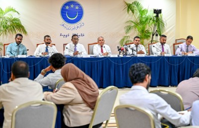 މީޑިއާ ކައުންސިލާއި ބްރޯޑްކޮމް އެއްކޮށްލުމަށް އެޗްއާރުސީއެމުން ދެކޮޅު