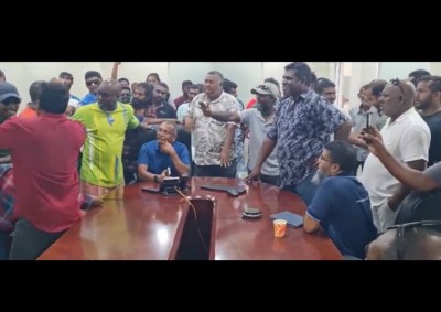 އިހުތިޖާޖު ހޫނުވެ، މިނިސްޓަރު ކޫއްޑޫއަށް ވަޑައިގަންނަވަނީ