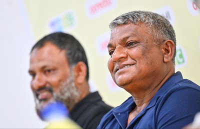 ދިވެހި ފުޓްބޯޅަ ދަމަހައްޓަން މާޒިޔާ ކުރި މަސައްކަތަށް ވާދަވެރި ނިއު އާއި އީގަލްސްގެ ތައުރީފު