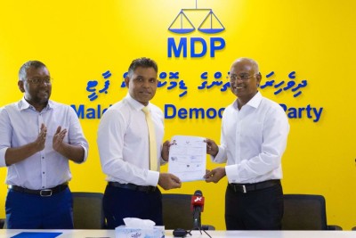 ފައިސަލް އެނބުރި އެމްޑީޕީއަށް