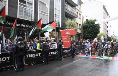 ބައިނަލްއަގުވާމީ ކުޅިވަރުތަކުން އިޒްރޭލު ވަކިކުރަން ސްޕެއިންގެ ބޮޑުވަޒީރު ގޮވާލައްވައިފި