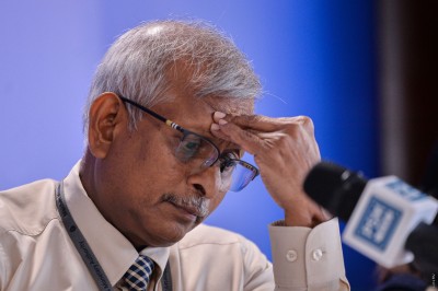 ޑޮލަރުގެ މައްސަލަ އިންތިހާއަށް ނުރައްކާތެރި، ގަވަރުނަރު އިސްތިއުފާ ދޭންޖެހޭ: މަޓާޓޯ