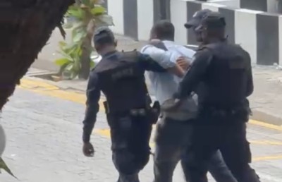 މީޑިއާ ބިލާ ދެކޮޅަށް ކުރާ މުޒާހަރާ އިން ލީވާން ހައްޔަރުކޮށްފި