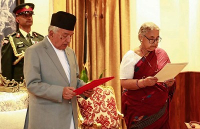 ކުރީގެ އުއްތަމަ ފަނޑިޔާރު ގައުމާ ހަވާލުވުމާ އެކު ނޭޕާލަށް ހަމަޖެހުމެއް