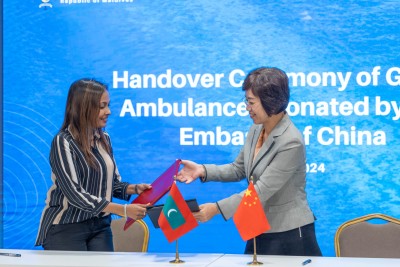 ޗައިނާއިން ރާއްޖެއަށް 12 އެމްބިއުލާންސް ހަދިޔާކޮށްފި