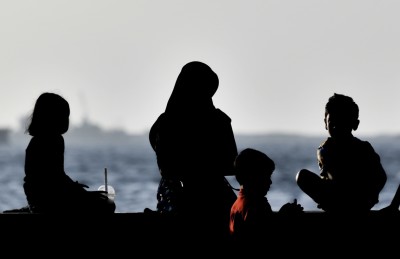 އެކަނިވެރި މައިން/ބަފައިންގެ ބެލުމުގެ ދަށަށް އަލަށް 69 ކުއްޖަކު