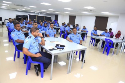 މަޖިލިސް އިންތިޚާބަށް ފުލުހުންގެ ކޮމާންޑަރުން ތަމްރީނު ކުރަނީ