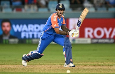 އިންޑިއާ ކެޕްޓަންގެ މަލާމާތުގެ ބަސްތަކެއް ޕާކިސްތާނަށް