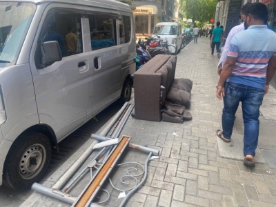 މާލޭ ގޮނޑުވާއިރު ފިޔަވަޅެއް ނާޅާ ކަމަށް ބުނެ ޑިމޮކްރެޓްސްއިން ކަންބޮޑުވެއްޖެ