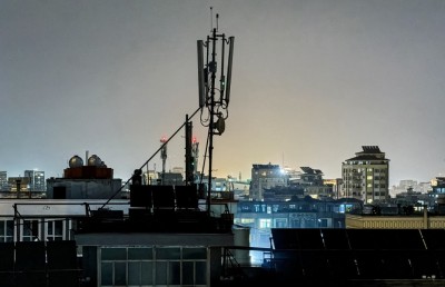 "ފާހިޝް އަމަލުތައް ހުއްޓުވަން" އަފްޣާނިސްތާނުން މުއާސަލާތީ ހިދުމަތް ކަނޑާލައިފި