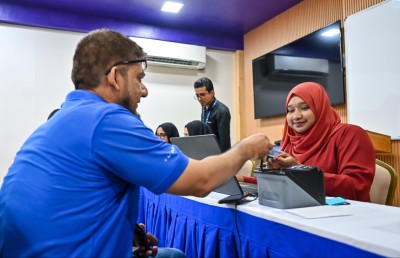 އެއް އަހަރުގެ ތެރޭގައި 83،000 އަށް ވުރެ ގިނަ ބިދޭސީންނަށް ވޯކްޕާމިޓް ދޫކޮށްފި