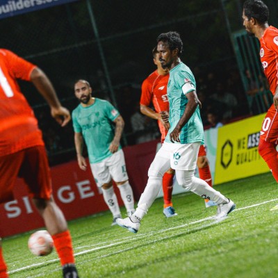 ދިވެހި ފުޓްސަލް ދަނޑުގައި ދުނިޔޭގެ އެއްވަނަ ރިކާޑީނިއޯ، އެންމެންގެ ލޯ އޭނާ އަށް!