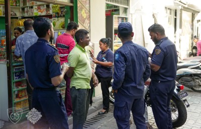 އިމިގްރޭޝަންގެ ބޮޑު އޮޕަރޭޝަނެއް: ދެ ގަޑިއިރު ތެރޭގައި 81 ބިދޭސީއަކު އަތުލައިގެންފި