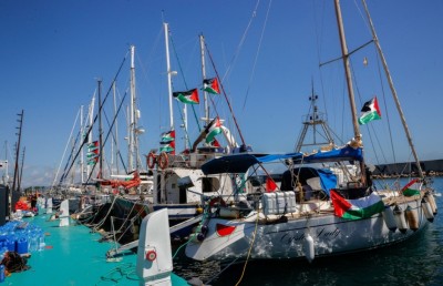 ޣައްޒާއަށް ދަތުރުކުރާ އެކްޓިވިސްޓުންގެ އުޅަނދުތަކަށް ހަމަލާދީ ހުރަސްއަޅަނީ