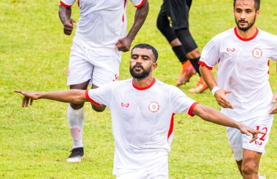 އީގަލްސްގެ ދެ ލަނޑުގެ ލީޑަށް ބުރުން ނިމުން ގެނެސްފި