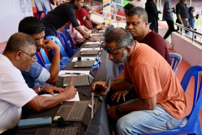 ސަރުކާރުން ކާޑު ބަހާ ގަޑިތައް ބަދަލުކޮށްފި