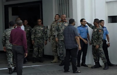 މާދަމާގެ އެއްވުމާ ގުޅިގެން ސިފައިންނާއި ފުލުހުންގެ އިސްވެރިން ބައްދަލުކުރައްވައިފި