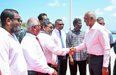 ރަށުން ބޭރުން ގެންނަ މުވައްޒަފުން ބައިތިއްބަން އެކޮމޮޑޭޝަން ބްލޮކްތަކެއް އަޅަނީ