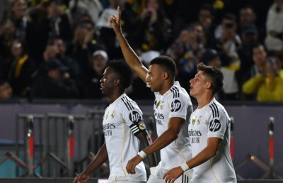 ކަޒަކިސްތާނުގައި އެމްބާޕޭގެ ހެޓްރިކެއް