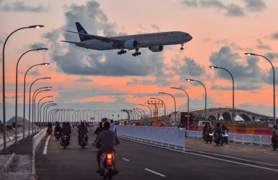 ބްރިޖުގެ ލައިޓުތައް ނުދިއްލޭތީ ދަތުރުކުރާއިރު ސަމާލުވާން އެދިއްޖެ