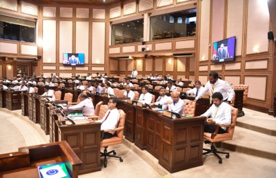 ޕާޓީން ވަކިވުމުން މެންބަރުކަމުން އިސްތިއުފާ ދޭން ޖެހޭ ގޮތަށް، އެންޓި ޑިފެކްޝަން ބިލް ފާސްކޮށްފި