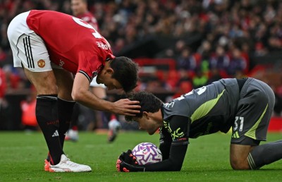 ޕްރެޝަރުގައި ހުރި އަމޮރިމަށް ހިތްހަމަޖެހުން