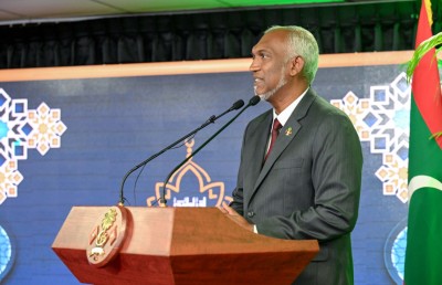 ދެނަމާދު ދޭތެރޭ ގުރުއާން ކިޔެވުމުގެ އާދަ އިޔާދަކުރަން ޖެހޭ: ރައީސް