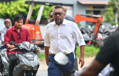 ކުރީގެ އިކޮނޮމިކް މިނިސްޓަރު ފައްޔާޒް އޭސީސީ އަށް ހާޒިރުކޮށްފި