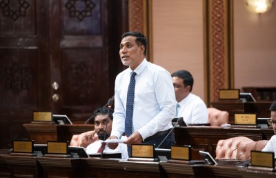 މިނިސްޓަރުން ހާޒިރު ނުކުރާތީ ޖަލްސާތަކުގެ ރިޔާސަތަށް ނާޒިމް ގެންނަން މަސައްކަތް ކުރަނީ!