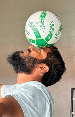 މަންމަ ދިން 50 ޑޮލަރާ އެކު ދިލް "ޖާޒިއާ" ގައި އުދުހެނީ