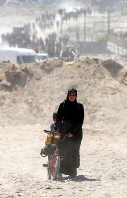 ދެ އަހަރަށް ފަހު ޣައްޒާއިން ބޮމުގެ އަޑު ކެނޑިއްޖެ، އާންމުން އެނބުރި ވަޒަނަށް