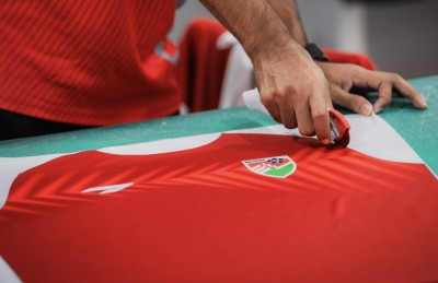 މަންމަ ދިން 50 ޑޮލަރާ އެކު ދިލް "ޖާޒިއާ" ގައި އުދުހެނީ