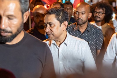 ބާރުވެރިންނަށް ހަދައިދިނުމުން ހަރާލީ ޚަންޖަރު، ތަހައްމަލު މި ކުރަނީ އެ ވޭން: ޔާމީން