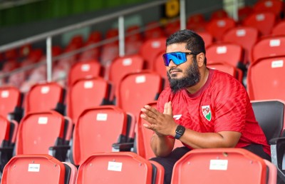 މަންމަ ދިން 50 ޑޮލަރާ އެކު ދިލް "ޖާޒިއާ" ގައި އުދުހެނީ