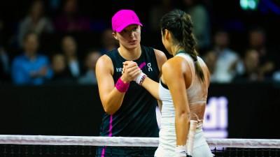 ސުޓުޓްގާޓް އޯޕަންގެ ސެމީފައިނަލުން ޝްވާޓެކް ޖާގަ ހޯދައިފި