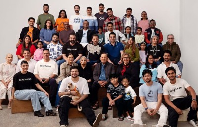 ސަލްމާން އާއިލާގެ ހުރިހާ މެމްބަރުންނާ އެކު އިޝްތިހާރެއް ކުޅެފި