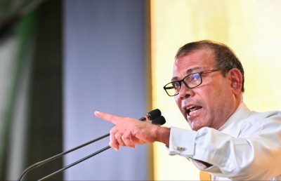 ކައިރި ކައިރީގައި އެއާޕޯޓު އަޅާތީ ނަޝީދު ފާޑުވިދާޅުވެއްޖެ