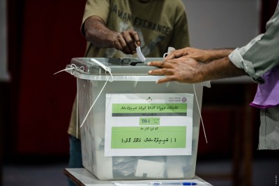 ހަ ބައި އިލެކްޝަނެއްގެ ވޯޓްލުން ފަށައިފި