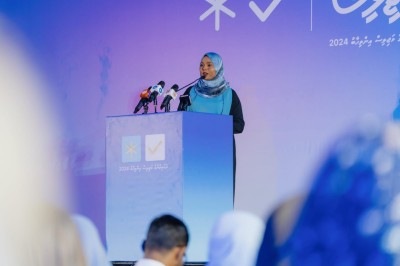 އެޑްވަޓޯރިއަލް: އަލައިކާ ދައްކައިދެނީ ޖުމުލަ ހައްލެއް