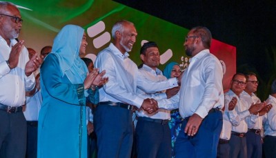 އަމިއްލަގޮތުން އިންތިޚާބުވި އާޒިމް ވެސް ޕީއެންސީއަށް ސޮއިކޮށްފި