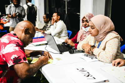 އަވަަހަށް ބިން ދޫކުރަން ލާޒިމުވާ ބިލު ރައީސް ތަސްދީގު ނުކުރެއްވި