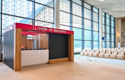 ހައްޔަރުކުރި މީހުން ޑޮލަރު ގުނާތަން ސީސީޓީވީއަށް ފެނޭ!