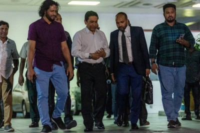 މަސައްކަތެއް ނުހުއްޓޭ، ސިޔާސީ ހަރަކާތްތައް އެބަ ރާވާ: ޖަމީލް