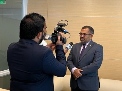 ރަސްމީ ދަތުރުފުޅެއްގައި ޒަމީރު އިންޑިއާއަށް ފުރާވަޑައިގެންފި