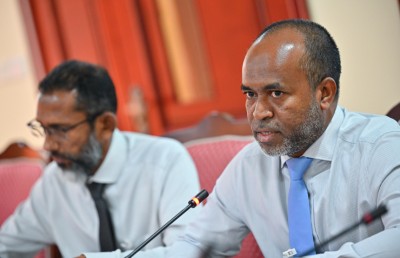 ފެނަކައަށް މުވައްޒަފުން ނަގަނީ އިއުލާން ކުރުމެއް، އިންޓަވިއުގެ މަރުހަލާއެއް ވެސް ނެތި!