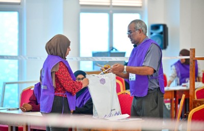 އައްޑޫ ވޯޓު: ސިޓީ ކައުންސިލުން ވަކިވާން ފޭދޫ ދެކޮޅު، ހުޅުދު އާއި މީދޫ ބޭނުންވަނީ ވަކި ދެ ކައުންސިލެއް!