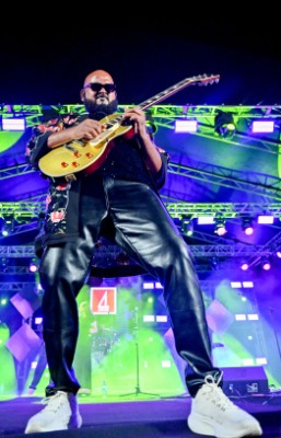 ބީއެމްއެލްއިން އައްޑޫގައި ކާނިވަލެއް ބާއްވައިފި